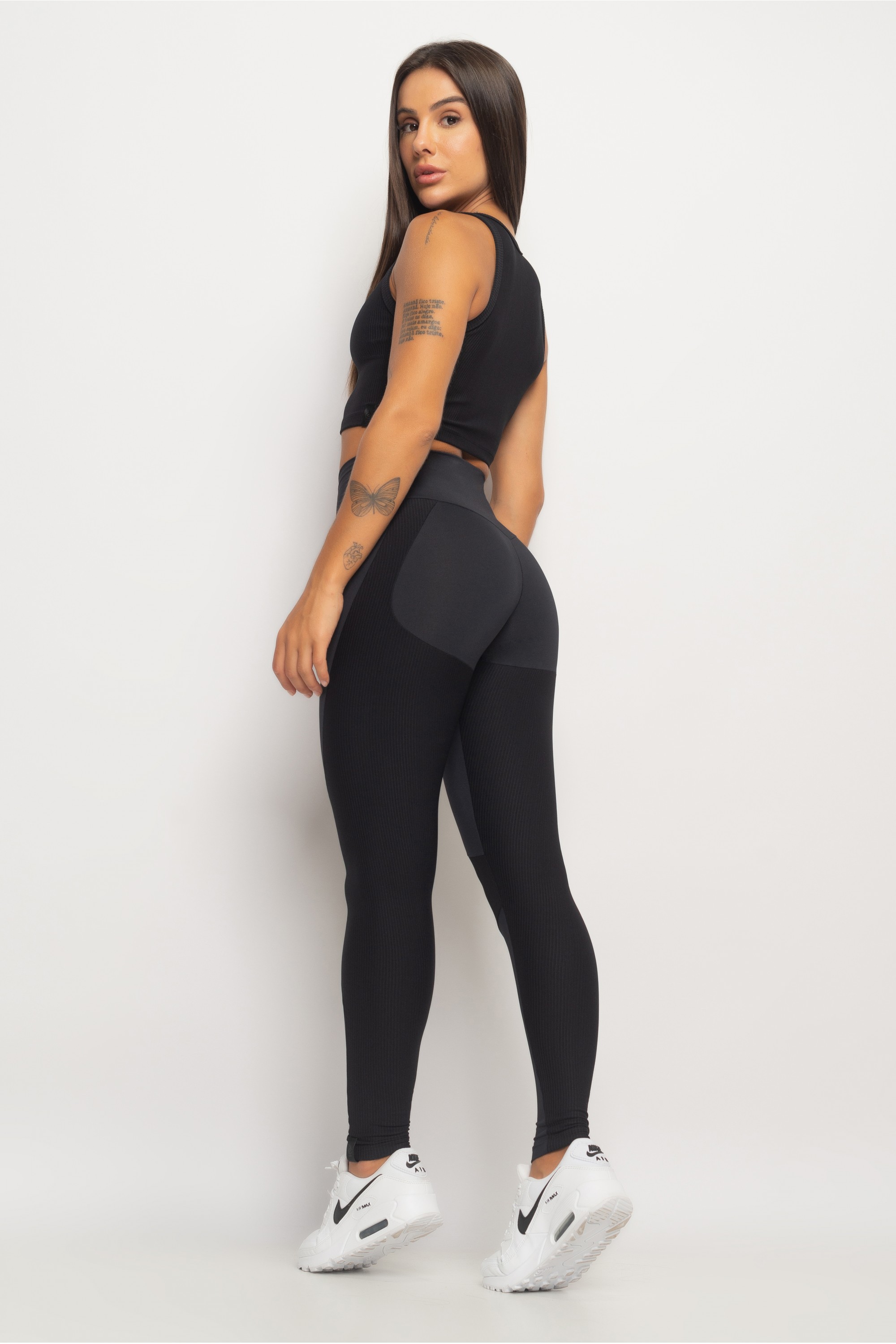 Calça Legging Fitness Be Legendary em Poliamida Preta com Recortes